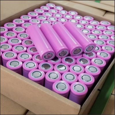 21700 batteria al litio, 3.7V, capacità 5000mAh, forma rotonda, torcia luminosa, batteria di potenza per utensili elettrici