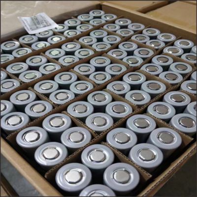 21700 batteria al litio, 3.7V, capacità 5000mAh, forma rotonda, torcia luminosa, batteria di potenza per utensili elettrici