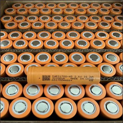 21700 batteria al litio, 3.7V, capacità 5000mAh, forma rotonda, torcia luminosa, batteria di potenza per utensili elettrici